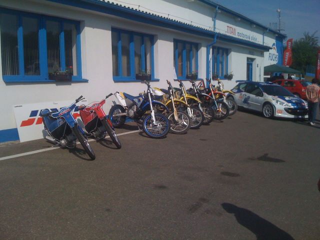 2009-05-Otice-Fuchs-oil > obr (15)